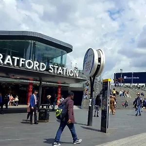 The Heart Of Stratford..! Inn