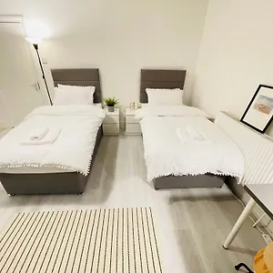 Leytonstone House - Sleepylodge Guest house